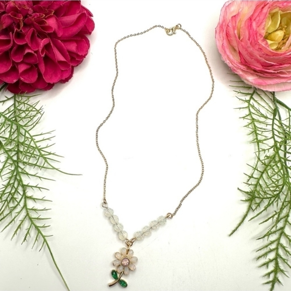 NEW⚜️”Adaline” Opalescent Flower Charm Necklace - Picture 2 of 9
